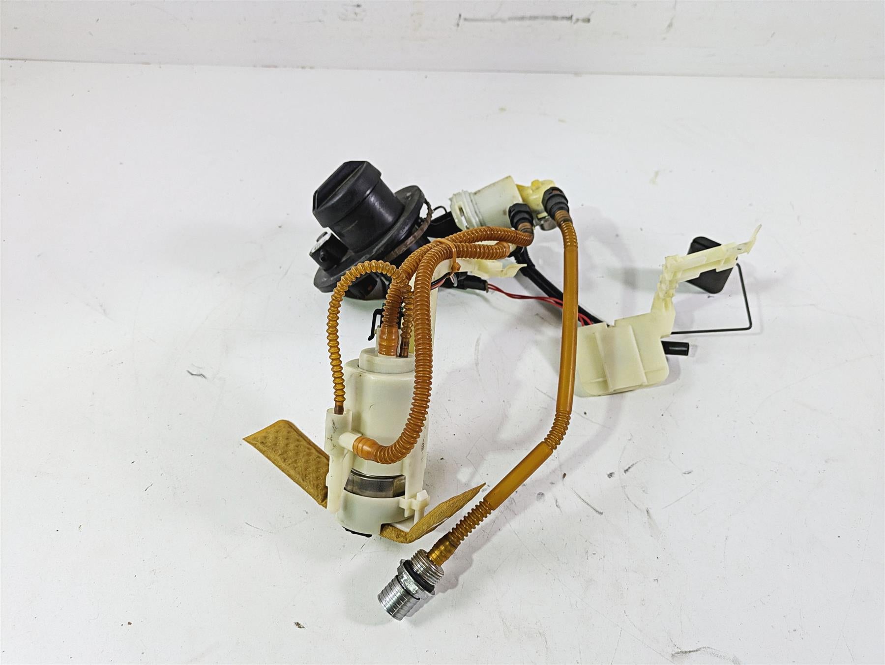2011 Harley Touring FLHTCUSE CVO E-Glide Fuel Gas Petrol Pump 62908-08 75069-08 {{ shop.shopifyCountryName }} - Mototech271