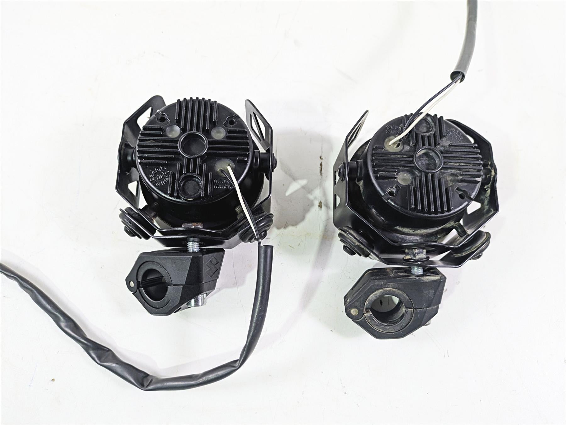 2020 Suzuki V-Strom 1050 XT Fog Light Spot Lamp Set 99000-990D2-220 {{ shop.shopifyCountryName }} - Mototech271