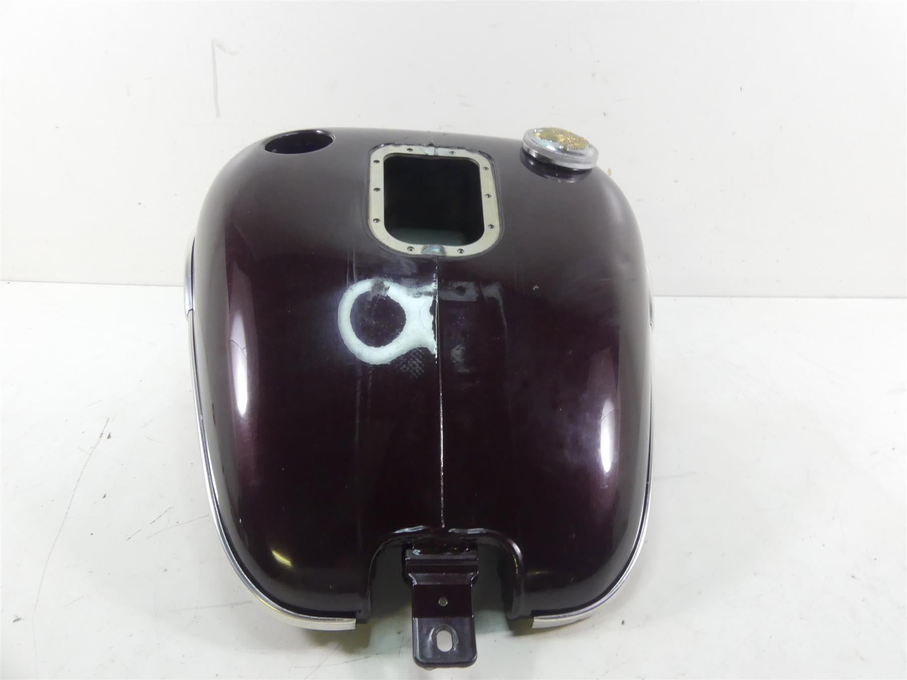 2005 Harley Softail FLSTSC Heritage Springer Fuel Gas Tank - Read 61625-01E {{ shop.shopifyCountryName }} - Mototech271