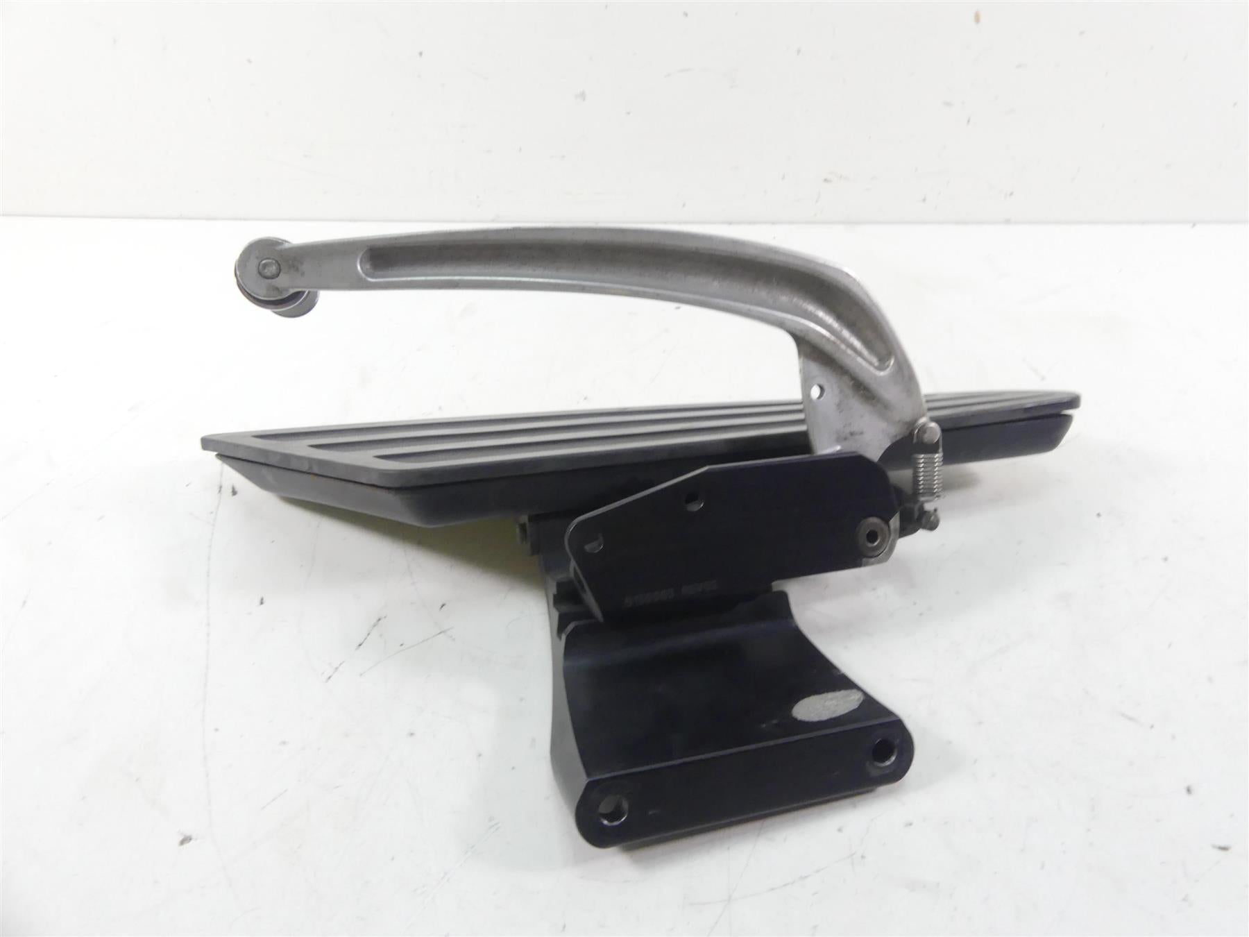 2012 Victory Cross Country Front Right Floorboard & Brake Pedal Set 5135045 {{ shop.shopifyCountryName }} - Mototech271