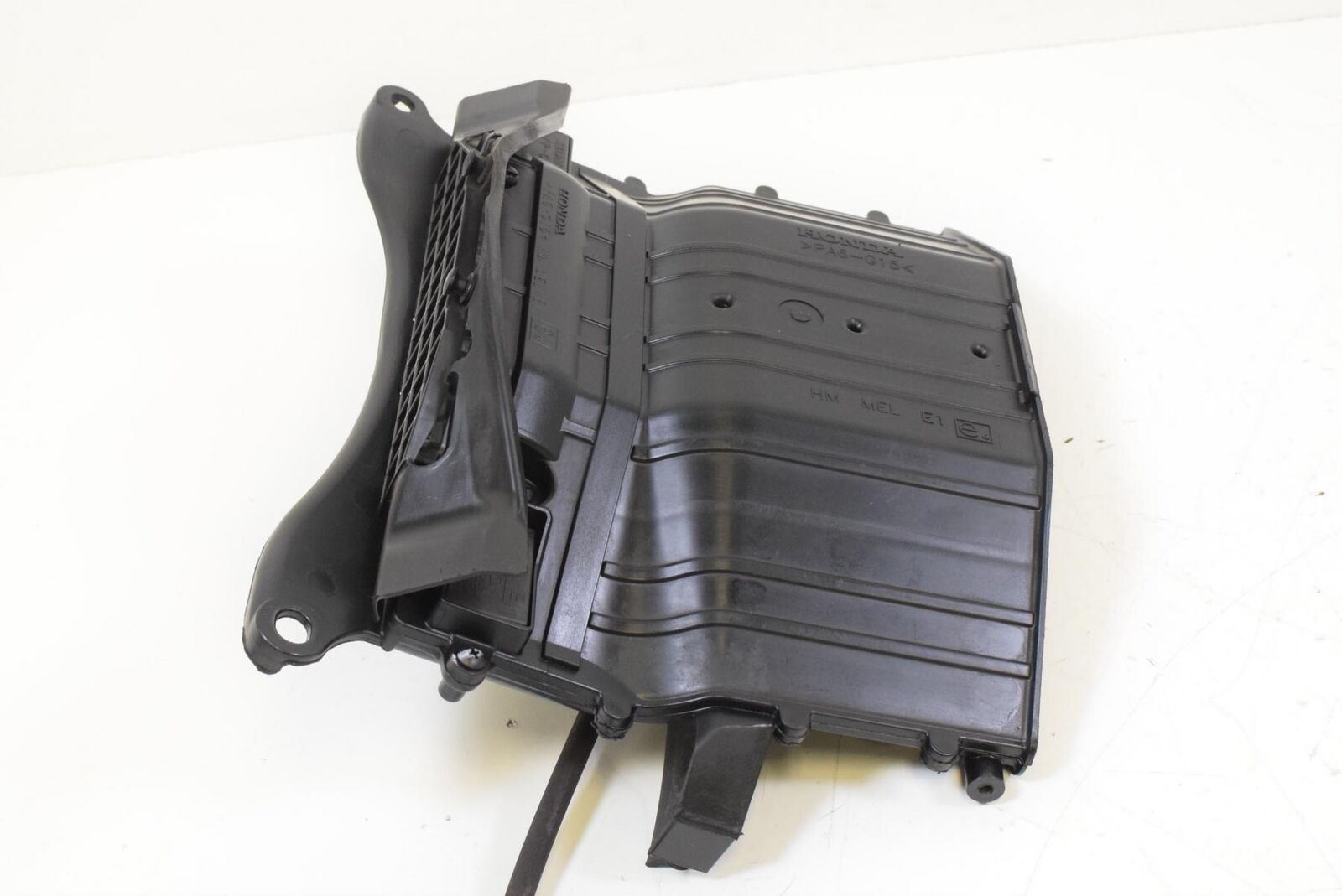 05 Honda CBR1000RR CBR1000 RR Front Air Intake Duct Ram Scoop 17251-MEL-010 {{ shop.shopifyCountryName }} - Mototech271