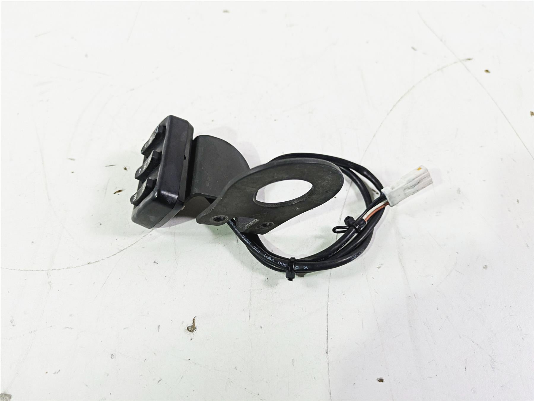 2012 Victory Cross Country Left Hand Radio Control Switch 1017807 {{ shop.shopifyCountryName }} - Mototech271