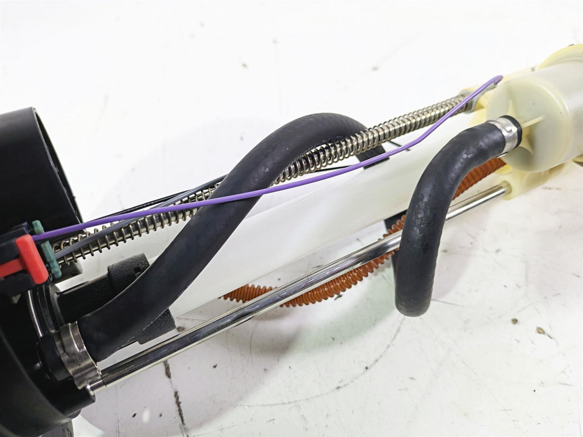2012 Harley VRSCF Muscle V Rod Fuel Gas Petrol Pump - Tested 75310-07 75123-09 {{ shop.shopifyCountryName }} - Mototech271