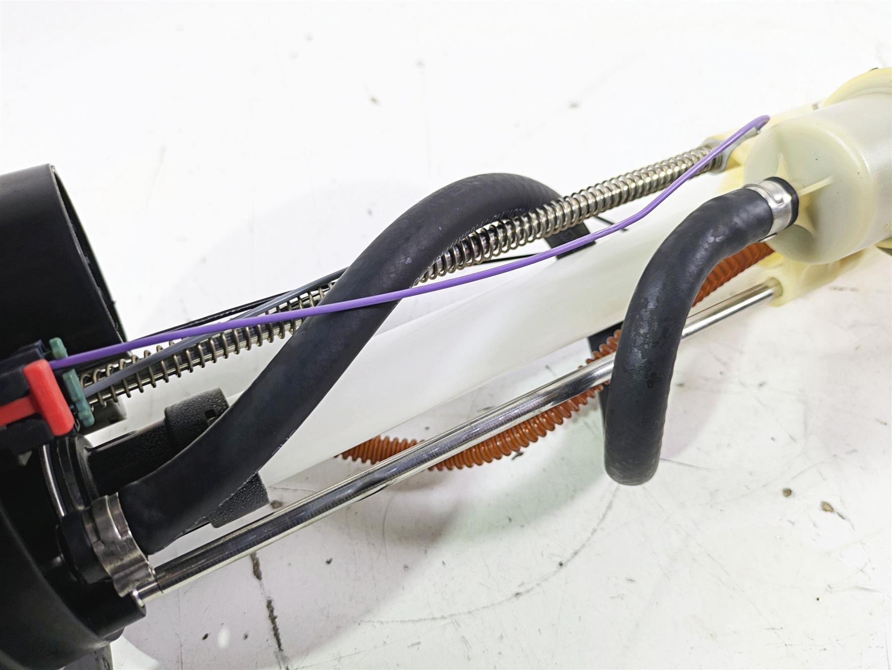 2012 Harley VRSCF Muscle V Rod Fuel Gas Petrol Pump - Tested 75310-07 75123-09 {{ shop.shopifyCountryName }} - Mototech271