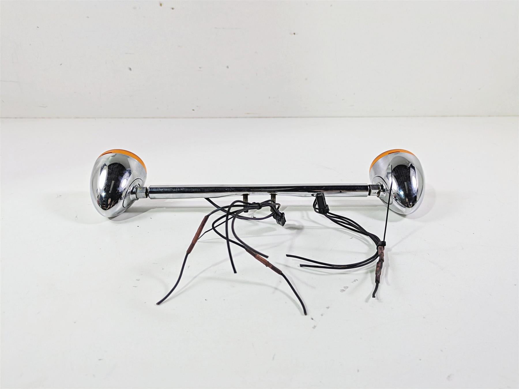 2007 Harley Sportster XL1200 C Rear Turn Signal Blinker & Bar Set 68977-00 {{ shop.shopifyCountryName }} - Mototech271