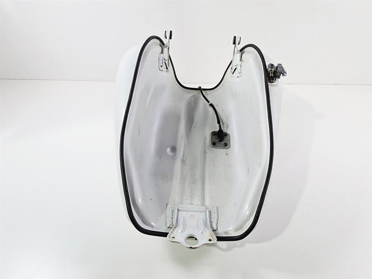 2006 Yamaha XVZ1300 Royal Star Fuel Gas Petrol Tank White 1D6-Y2410-10-05 {{ shop.shopifyCountryName }} - Mototech271