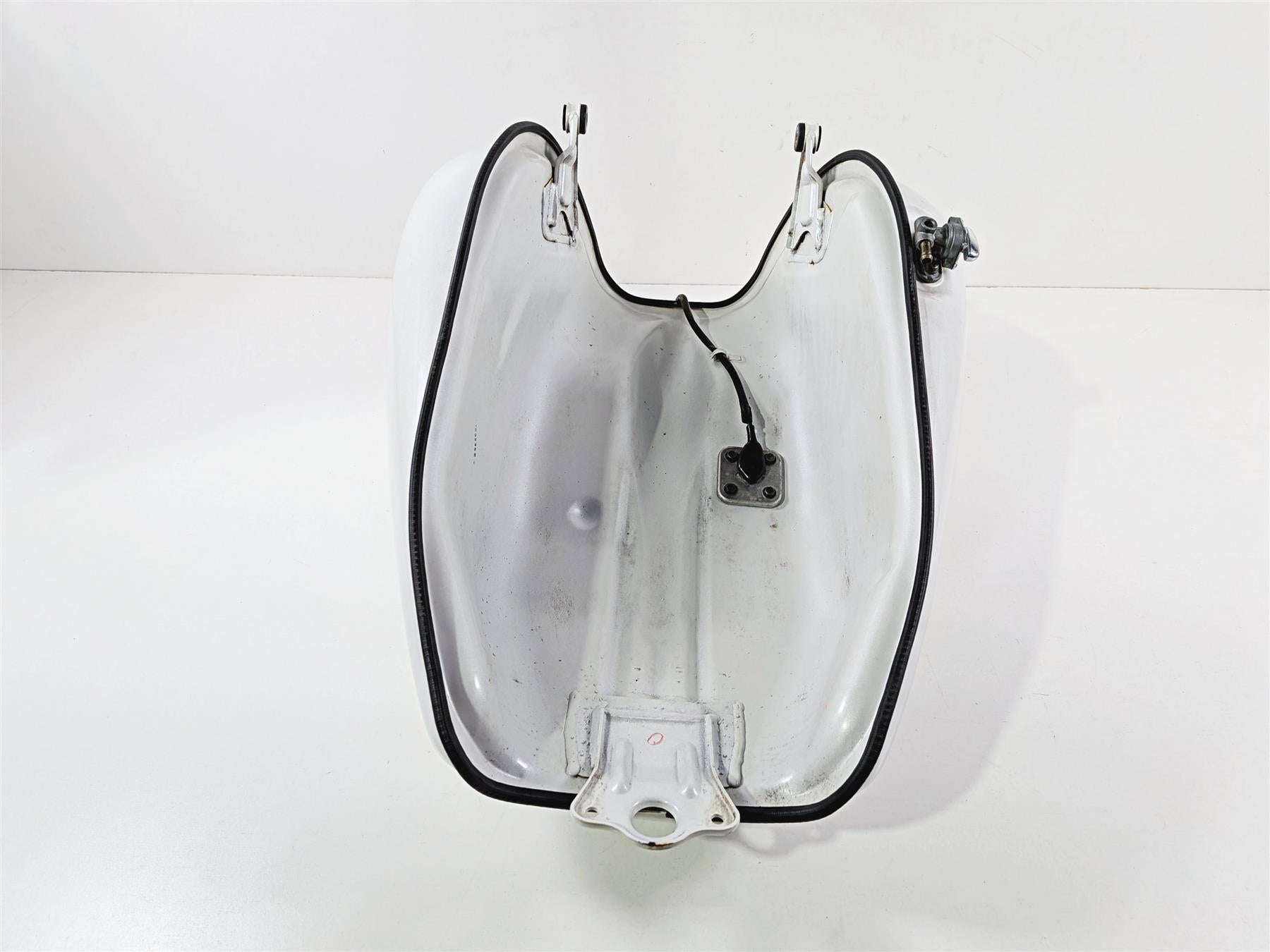 2006 Yamaha XVZ1300 Royal Star Fuel Gas Petrol Tank White 1D6-Y2410-10-05 {{ shop.shopifyCountryName }} - Mototech271