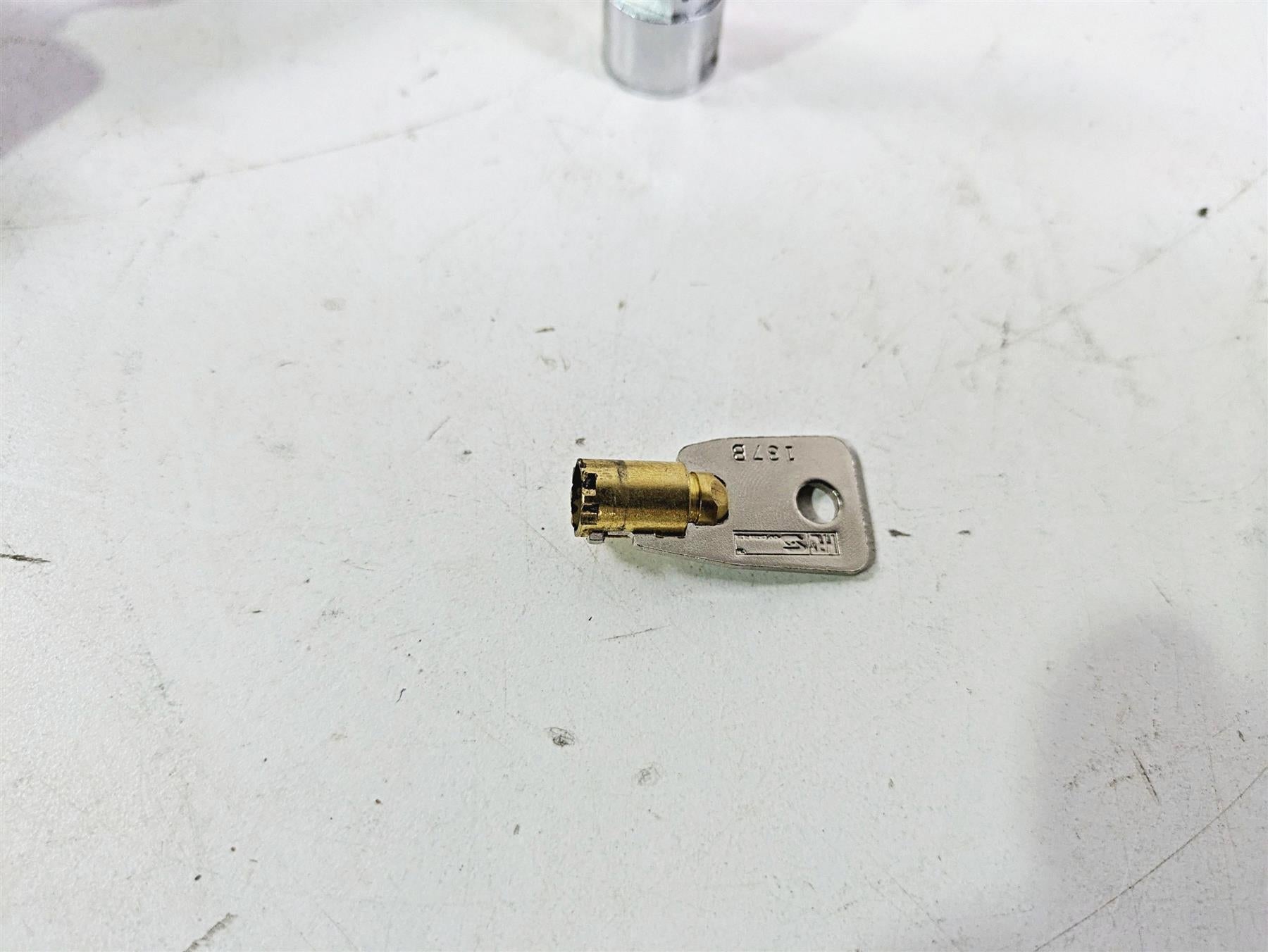 2009 Harley FXCWC Softail Rocker Ignition Switch Key Lock Set 71792-08 {{ shop.shopifyCountryName }} - Mototech271