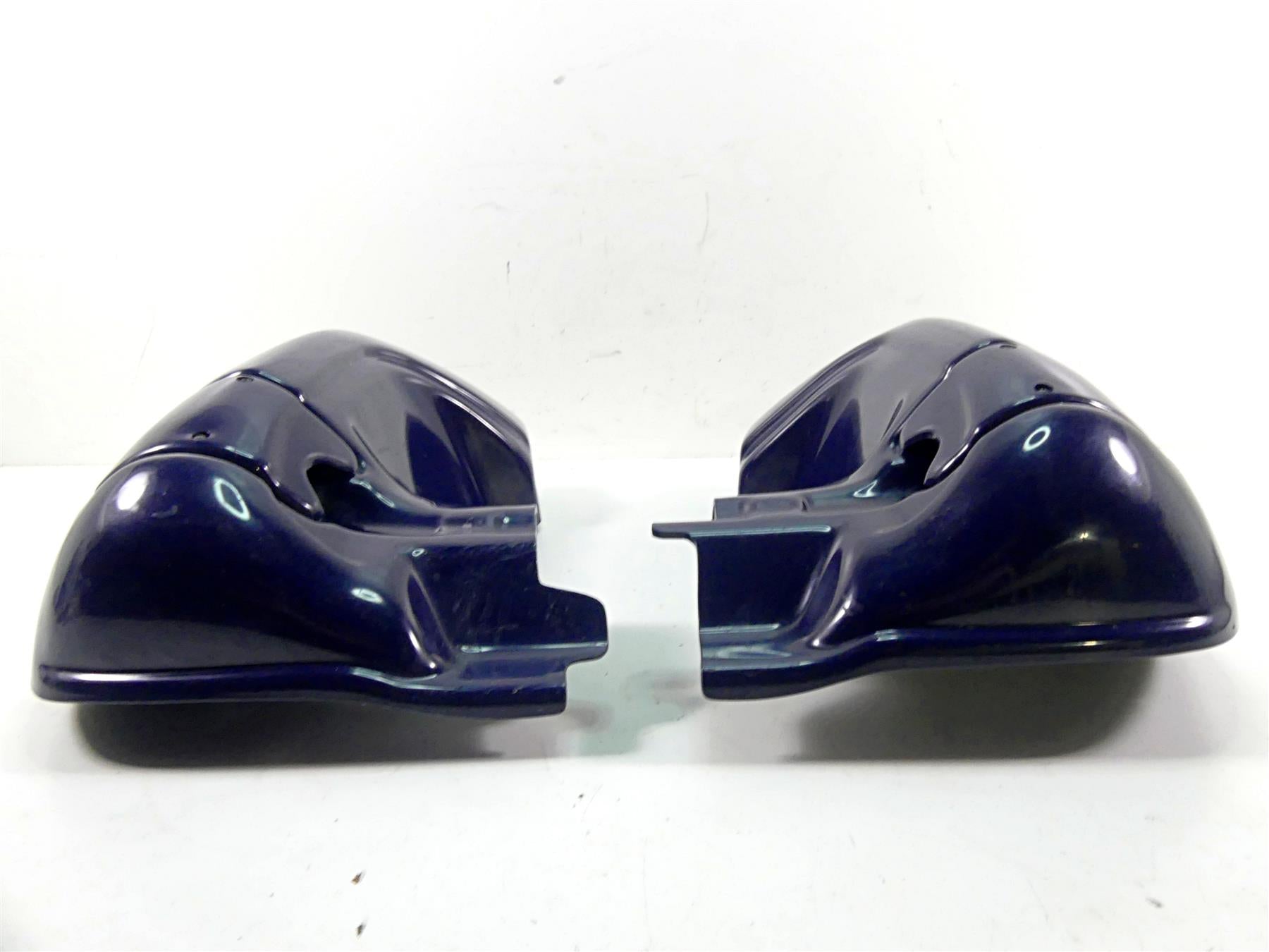 2004 Harley Touring FLHTCUI Electra Glide Lower Leg Fairing Cover Set 58836-04B {{ shop.shopifyCountryName }} - Mototech271