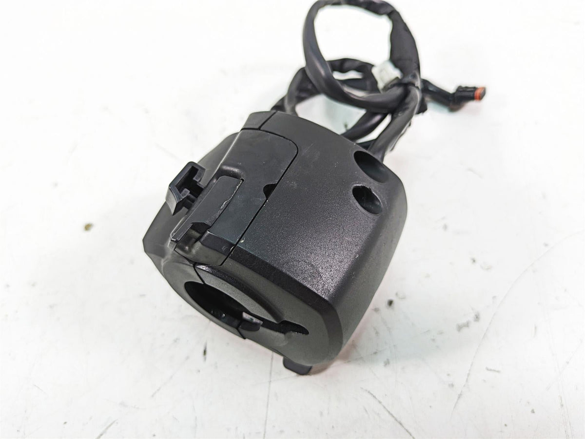 2022 Harley RA1250 S Pan America Left Hand Turn Signal Control Switch 71500522A {{ shop.shopifyCountryName }} - Mototech271