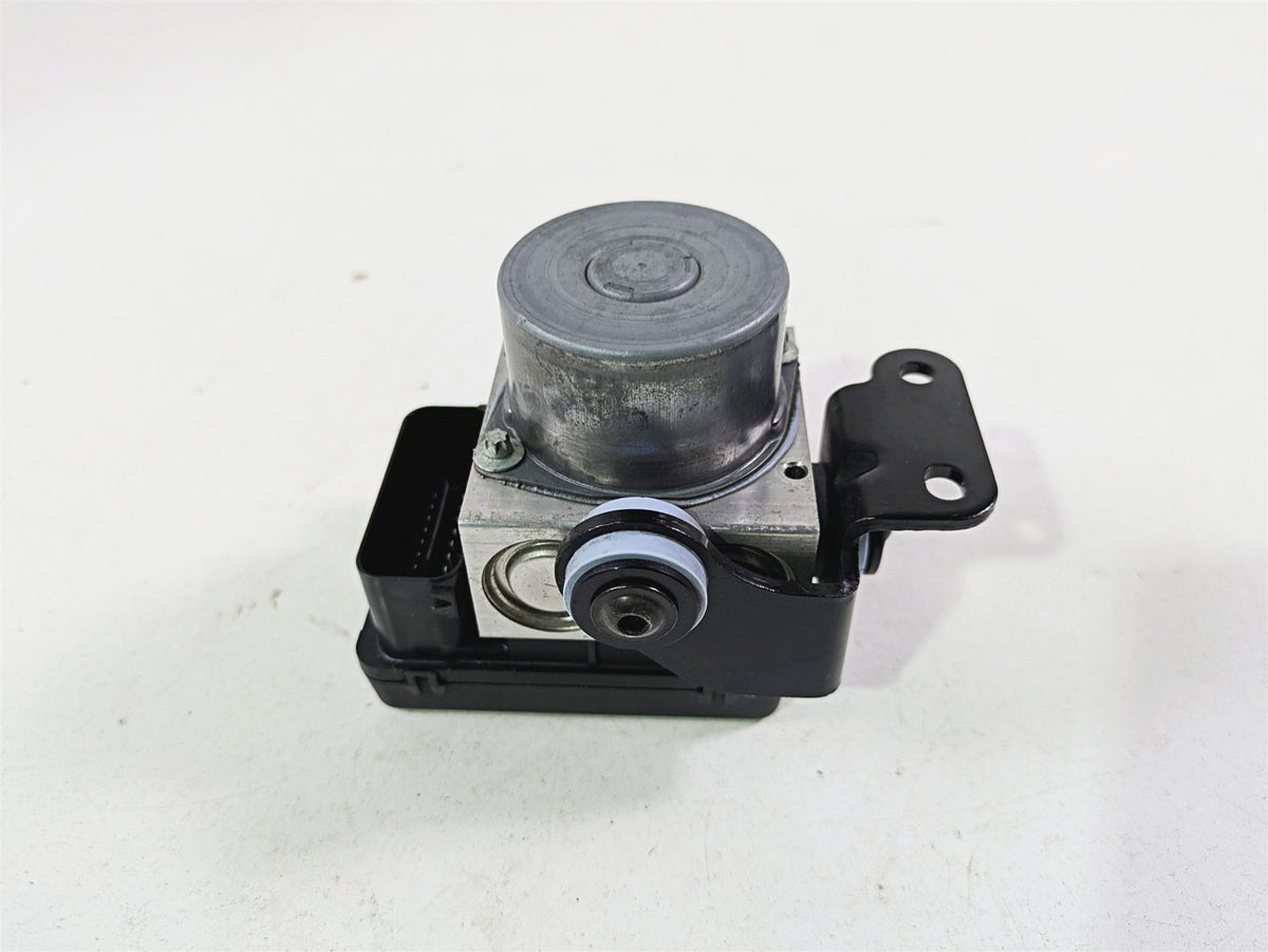 2013 Ducati Hypermotard 821 SP Abs Brake Pump Module 54240402A 54240331B {{ shop.shopifyCountryName }} - Mototech271
