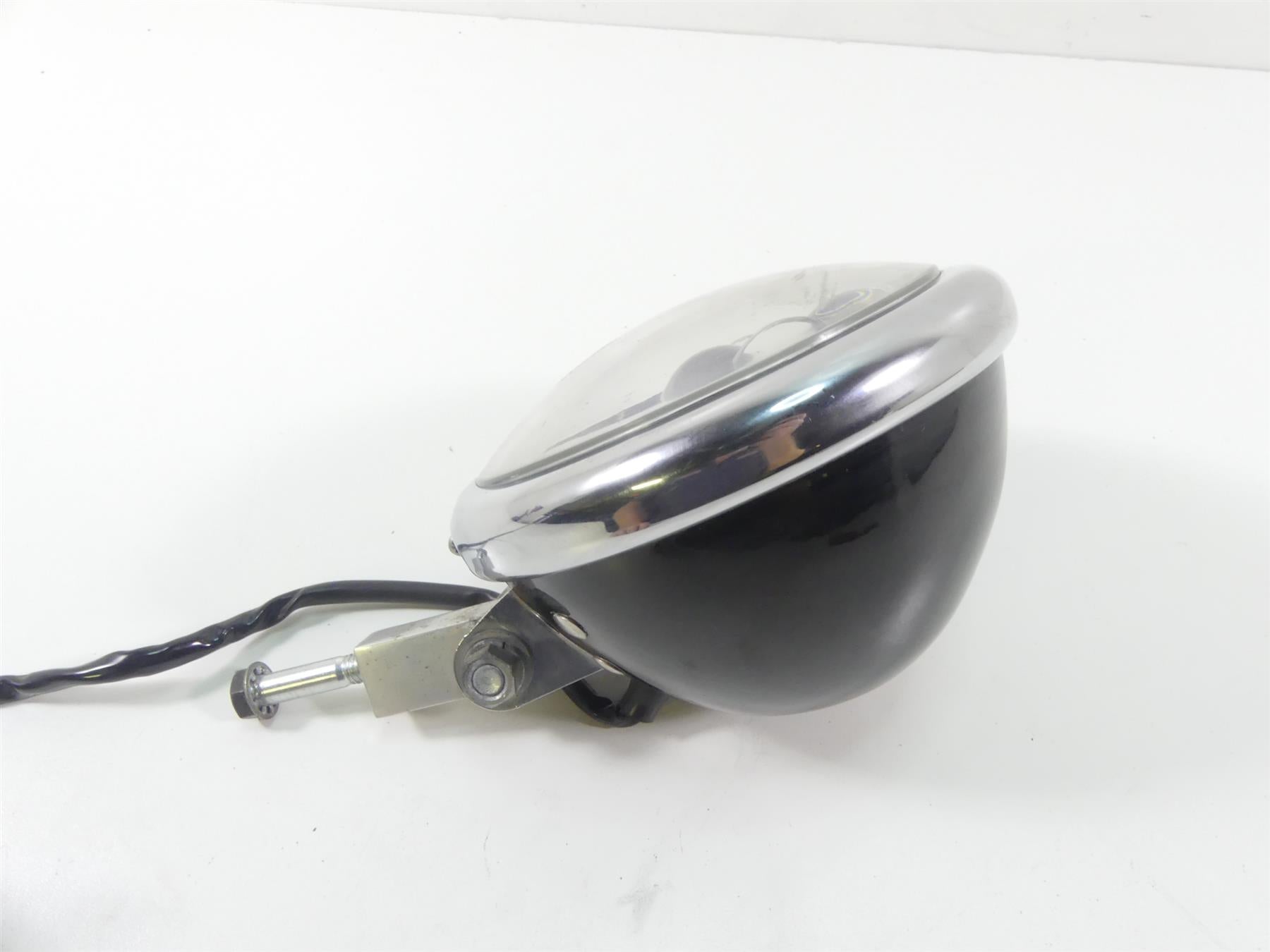 2017 Harley Dyna FXDB Street Bob Headlight & Led Bulb -Dented 68297-05A {{ shop.shopifyCountryName }} - Mototech271