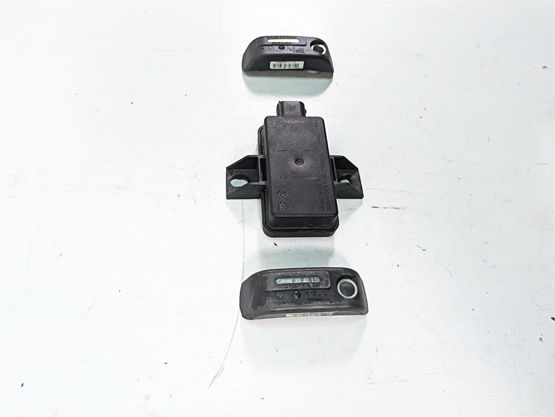 2016 BMW R1200R K53 Tire Pressure Sensors & Rdc Module 36318532732 65758546222 {{ shop.shopifyCountryName }} - Mototech271