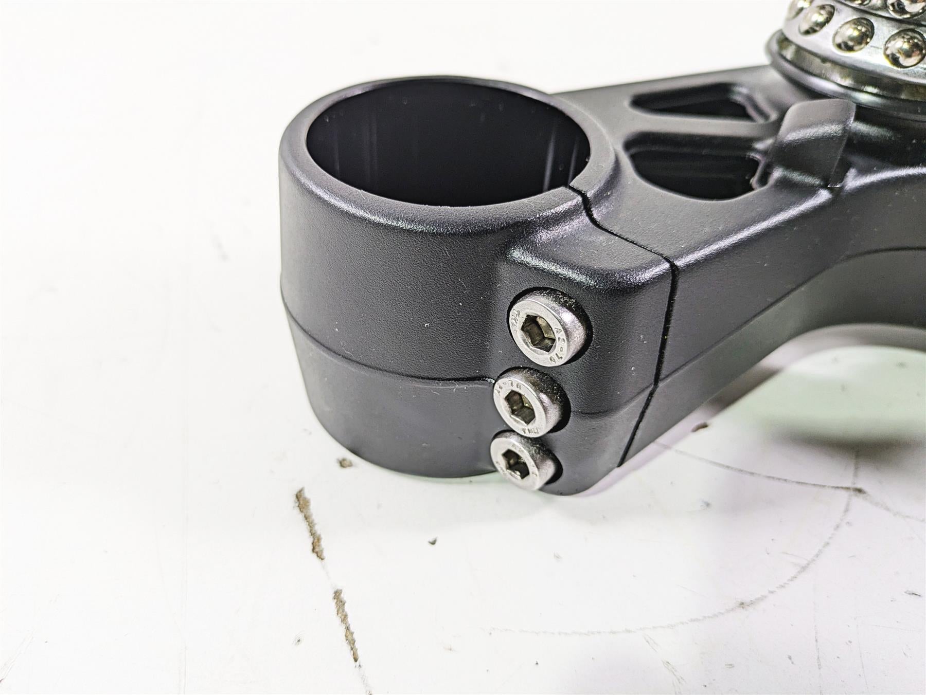 2019 Triumph Speed Triple RS 1050 Lower Triple Tree Steering Clamp 53mm T2048460 {{ shop.shopifyCountryName }} - Mototech271