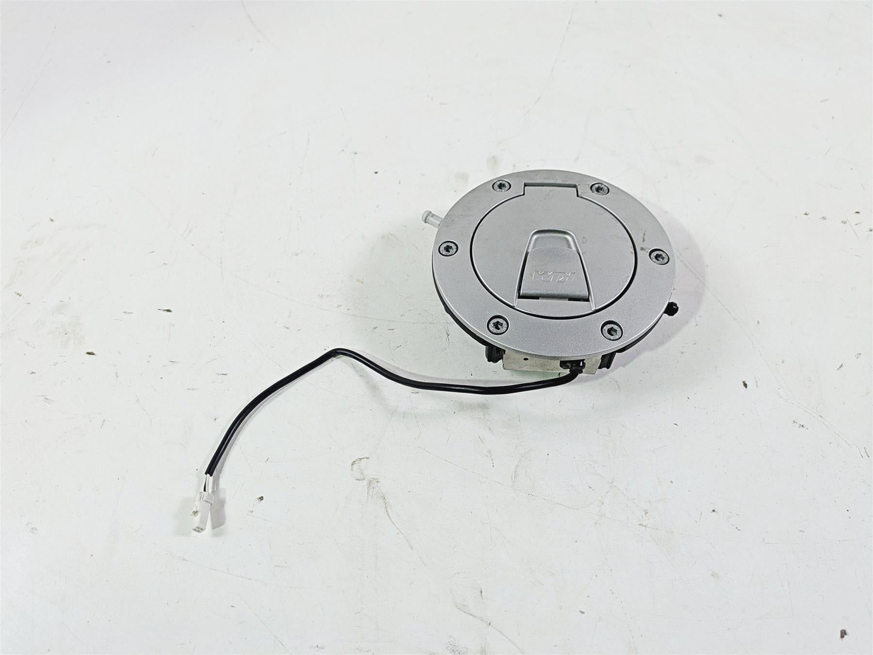 2018 KTM 1290 Super Adv S Keyless Fuel Gas Tank Lid 60707008000 {{ shop.shopifyCountryName }} - Mototech271