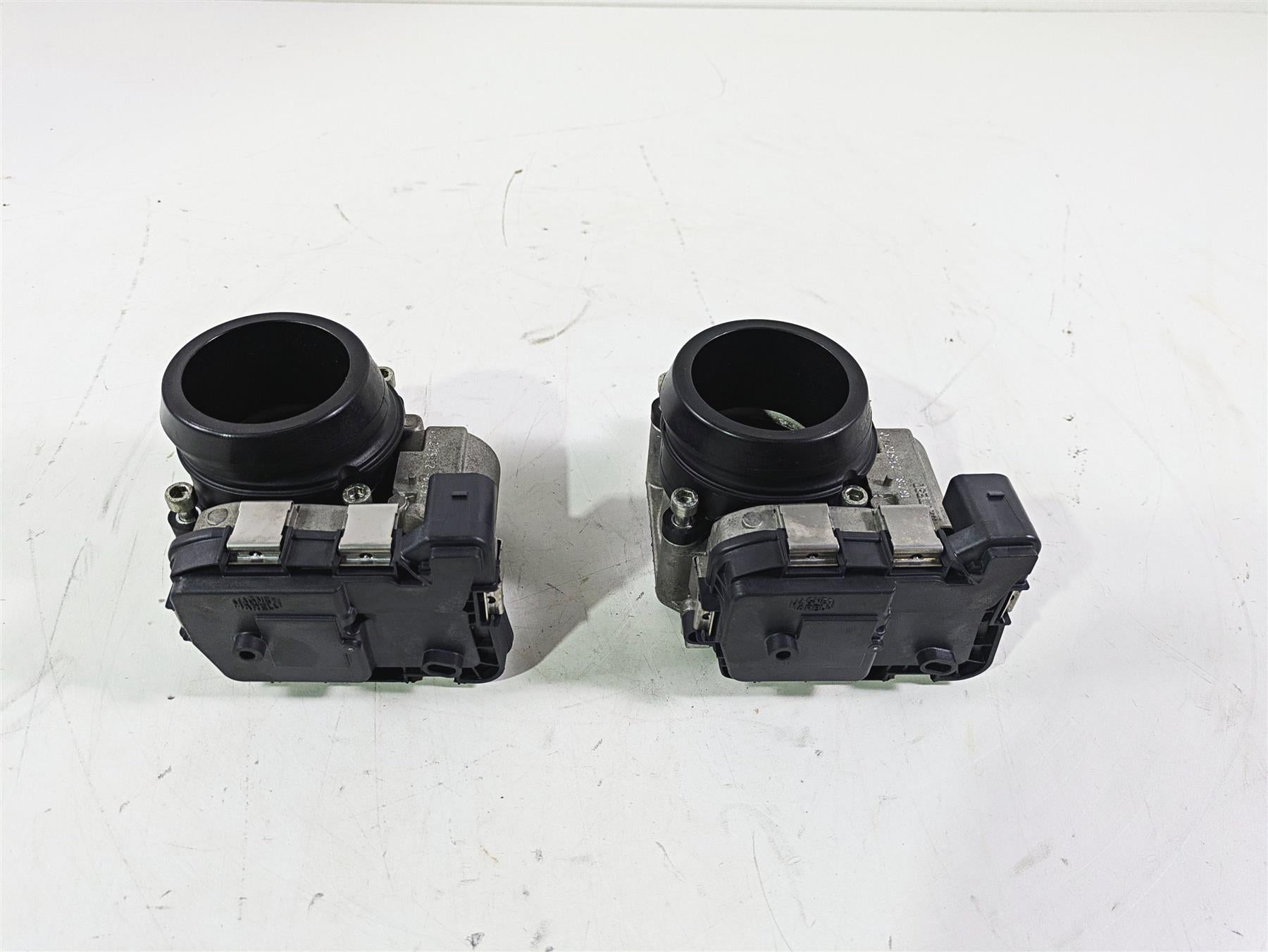 2018 Ducati Hypermotard 939 SP Throttle Fuel Injection Body Set 28240904A {{ shop.shopifyCountryName }} - Mototech271