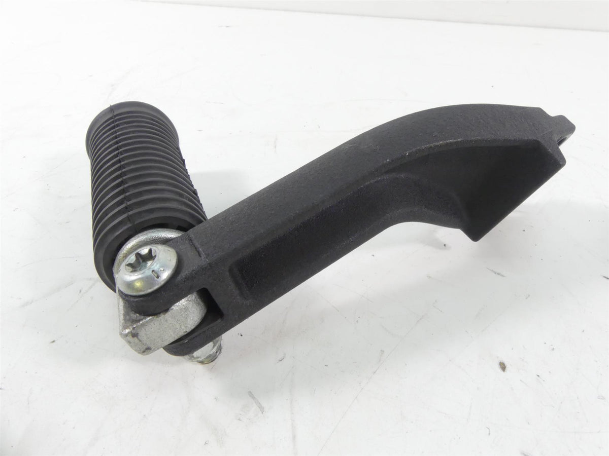 2009 Harley FXDF Dyna Fat Bob Rear Passenger Footpeg Set 49224-06A 49230-06 {{ shop.shopifyCountryName }} - Mototech271