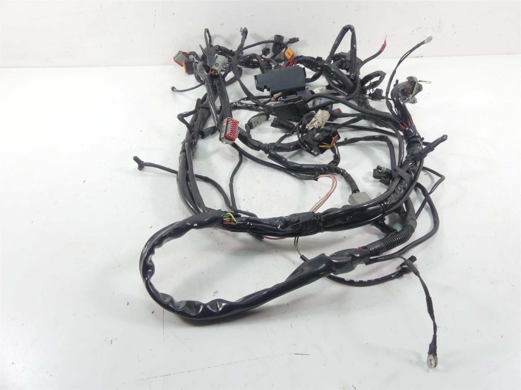 2005 Harley Touring CVO FLHTCSE Electra Glide Wiring Harness Loom 70985-04 {{ shop.shopifyCountryName }} - Mototech271