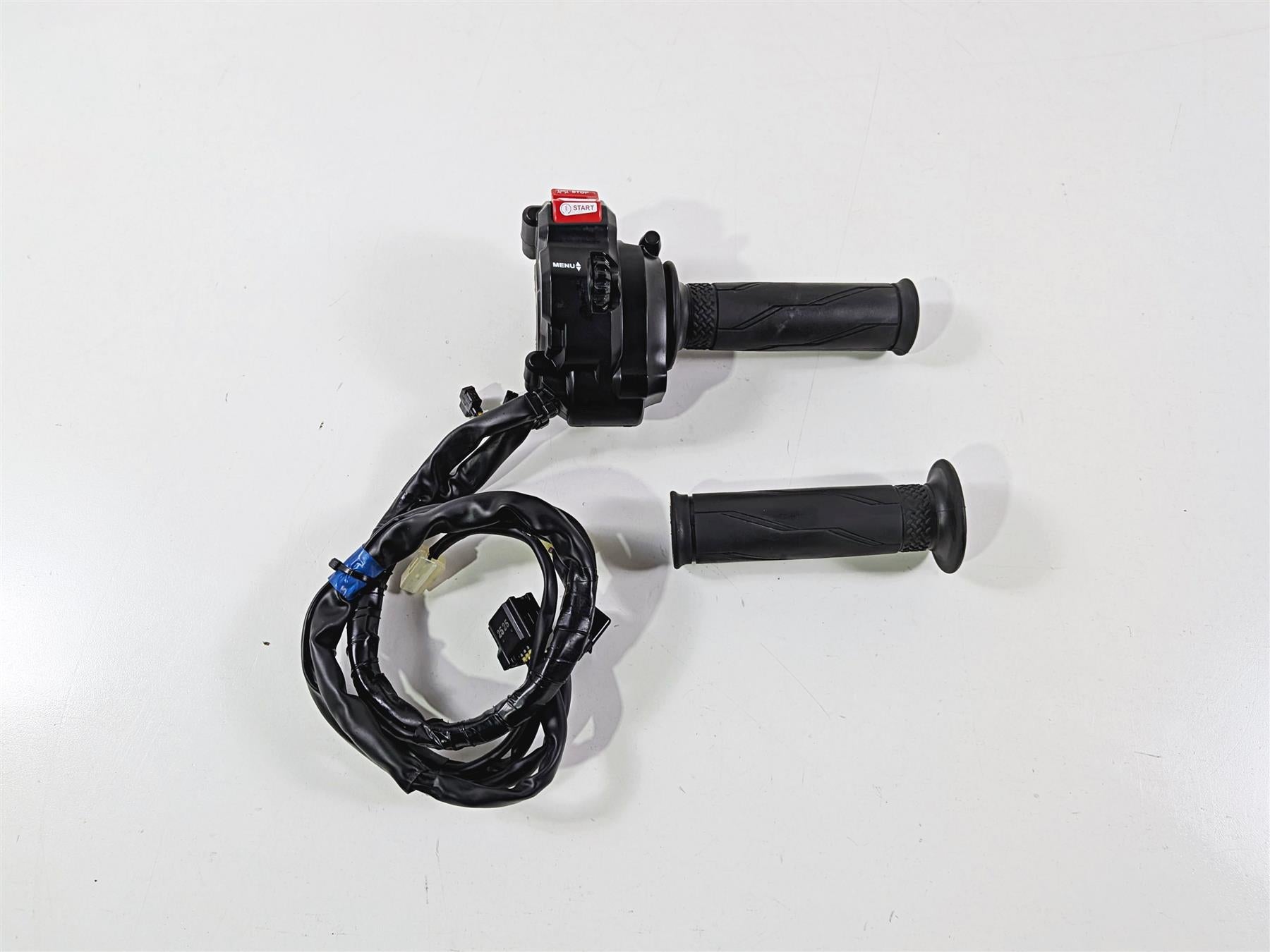 2022 Yamaha YZF R1 R1M RN65 Right Hand Control Switch E-Throttle B3L-8291R-03-00-Mototech271