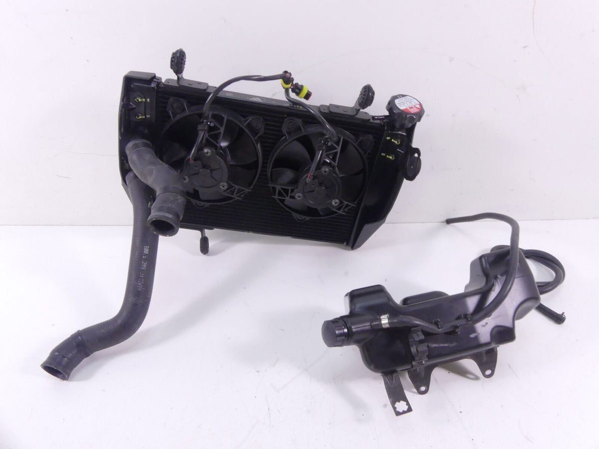 2016 Ducati Hypermotard 939SP Radiator Cooler Fans Reservoir Hoses Set 54840981D {{ shop.shopifyCountryName }} - Mototech271