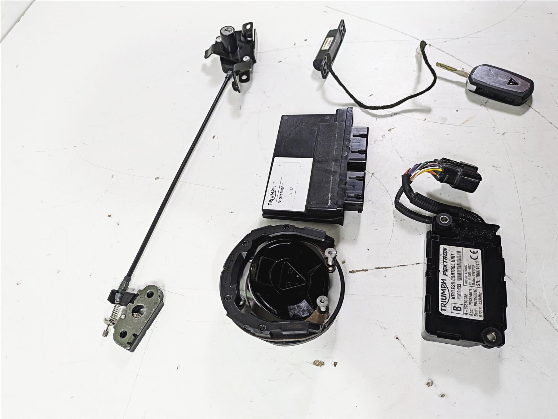 2019 Triumph Speed Triple RS 1050 Ignition Switch Key Immobilizer Cdi T1293450 {{ shop.shopifyCountryName }} - Mototech271