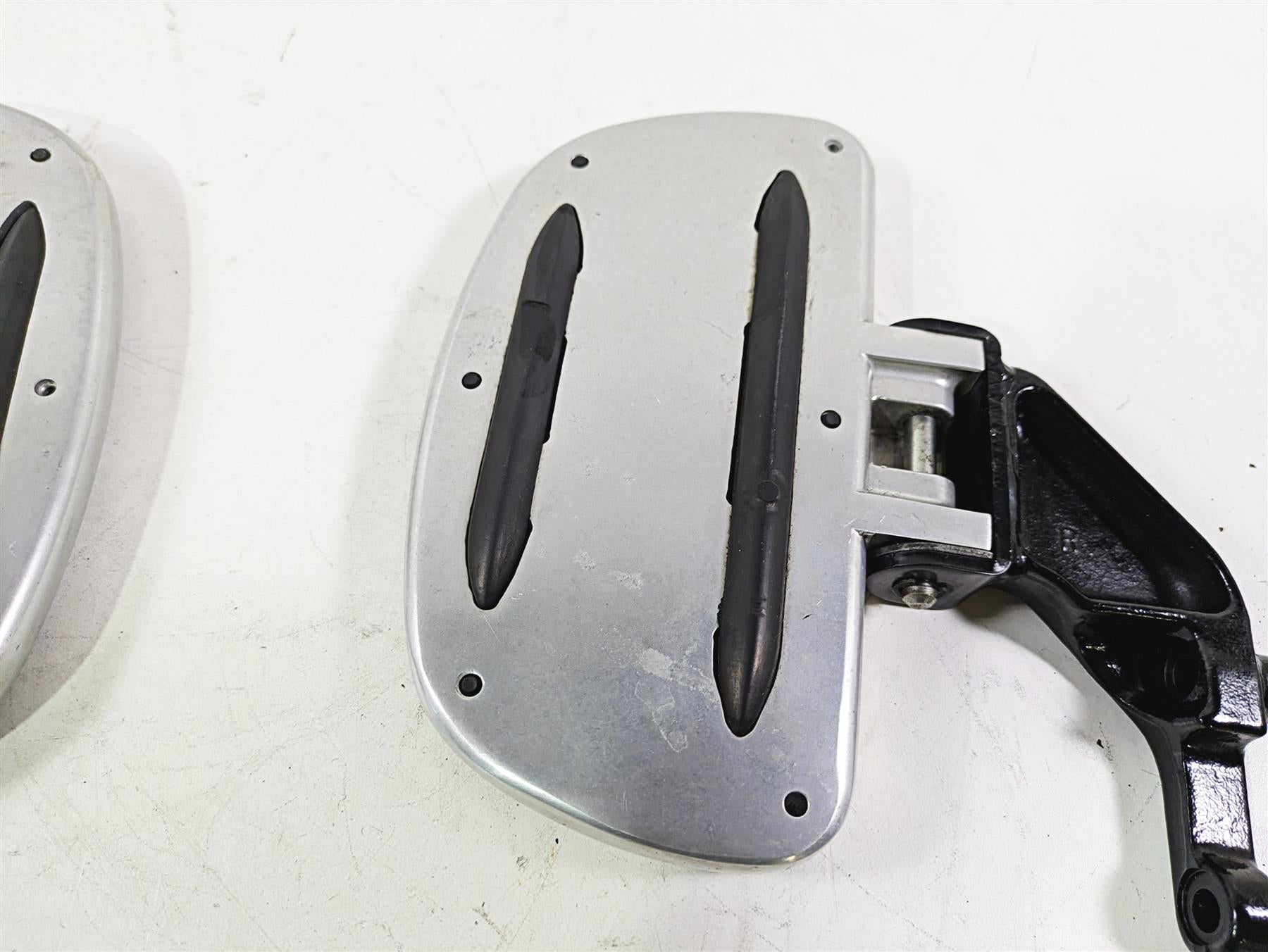 2008 Yamaha XVZ1300 Royal Star Rear Passenger Floorboard Set 4XY-27440-00-00 {{ shop.shopifyCountryName }} - Mototech271