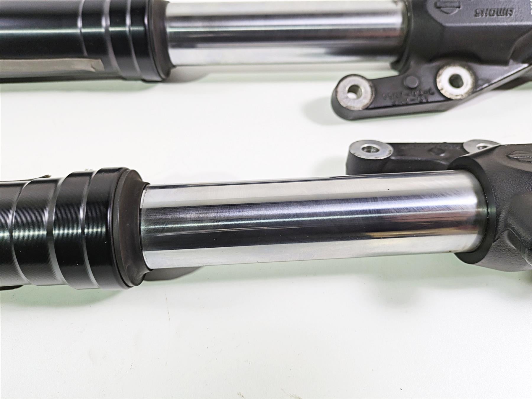 2019 Harley Softail FXDR 114 Straight Front Fork Leg Set 45400202 45400201 {{ shop.shopifyCountryName }} - Mototech271