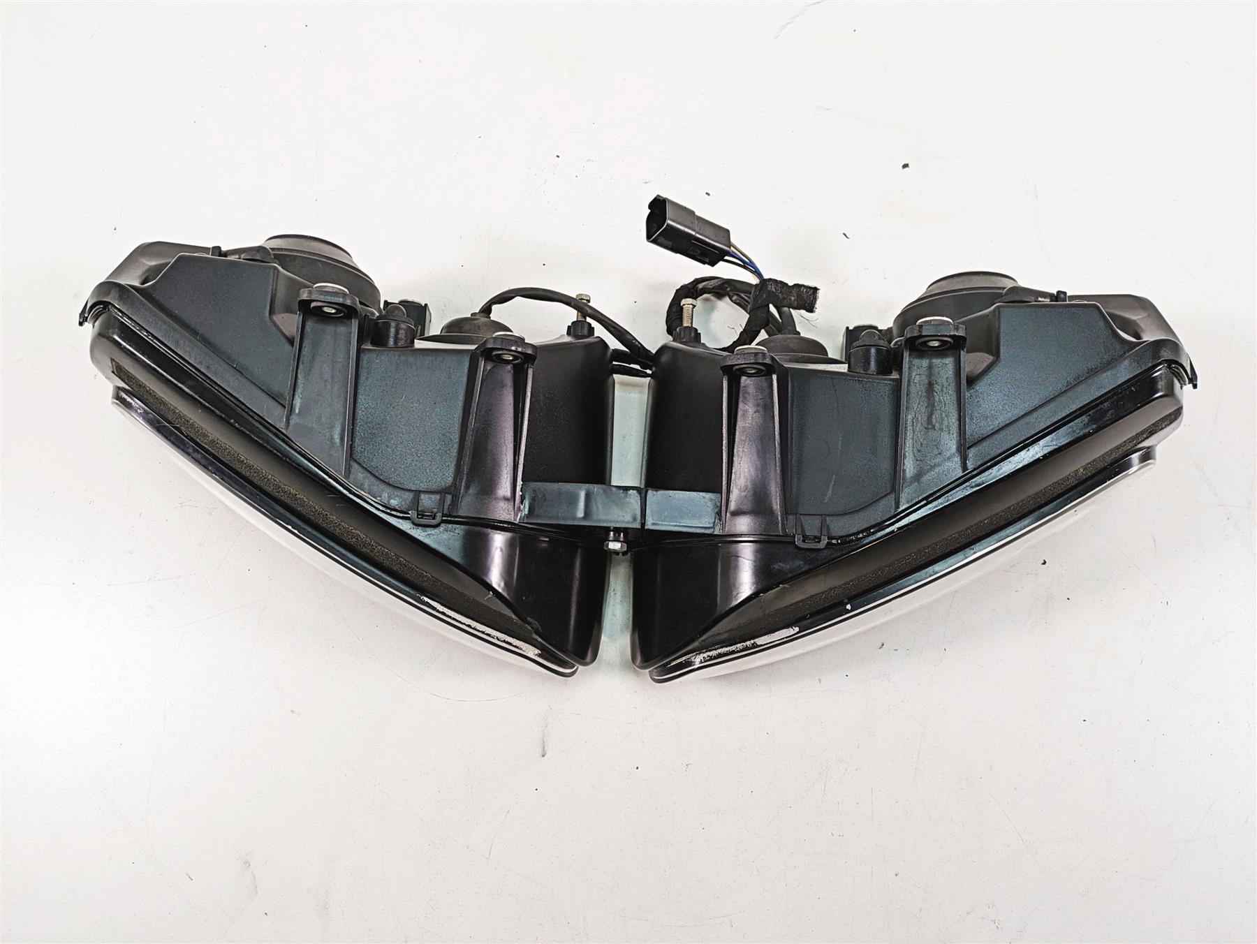 2008 Buell 1125 R Headlight Head Light & Wiring Set Y0721.1AM Y0722.1AM {{ shop.shopifyCountryName }} - Mototech271