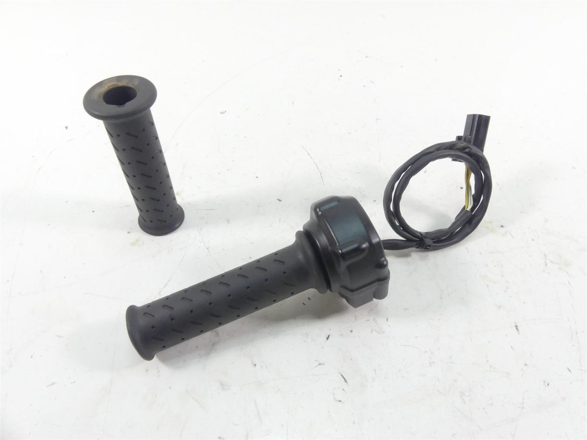2017 Triumph Thruxton 1200 R Fly Ride By Wire Throttle Grip Handle Set T2044045 {{ shop.shopifyCountryName }} - Mototech271
