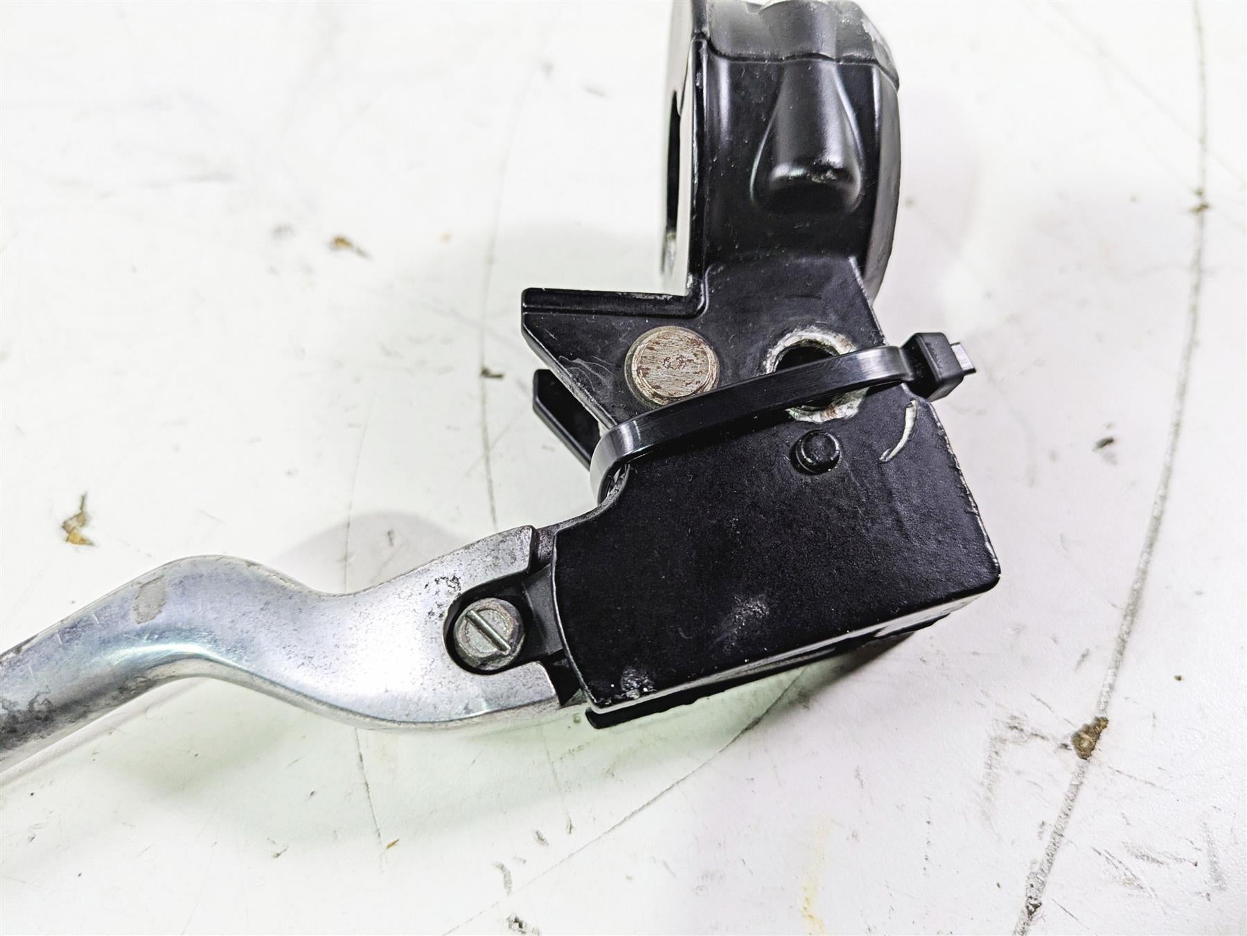 1992 Harley FLSTC Softail Heritage Clutch Perch & Lever 38608-82B 45017-88A {{ shop.shopifyCountryName }} - Mototech271