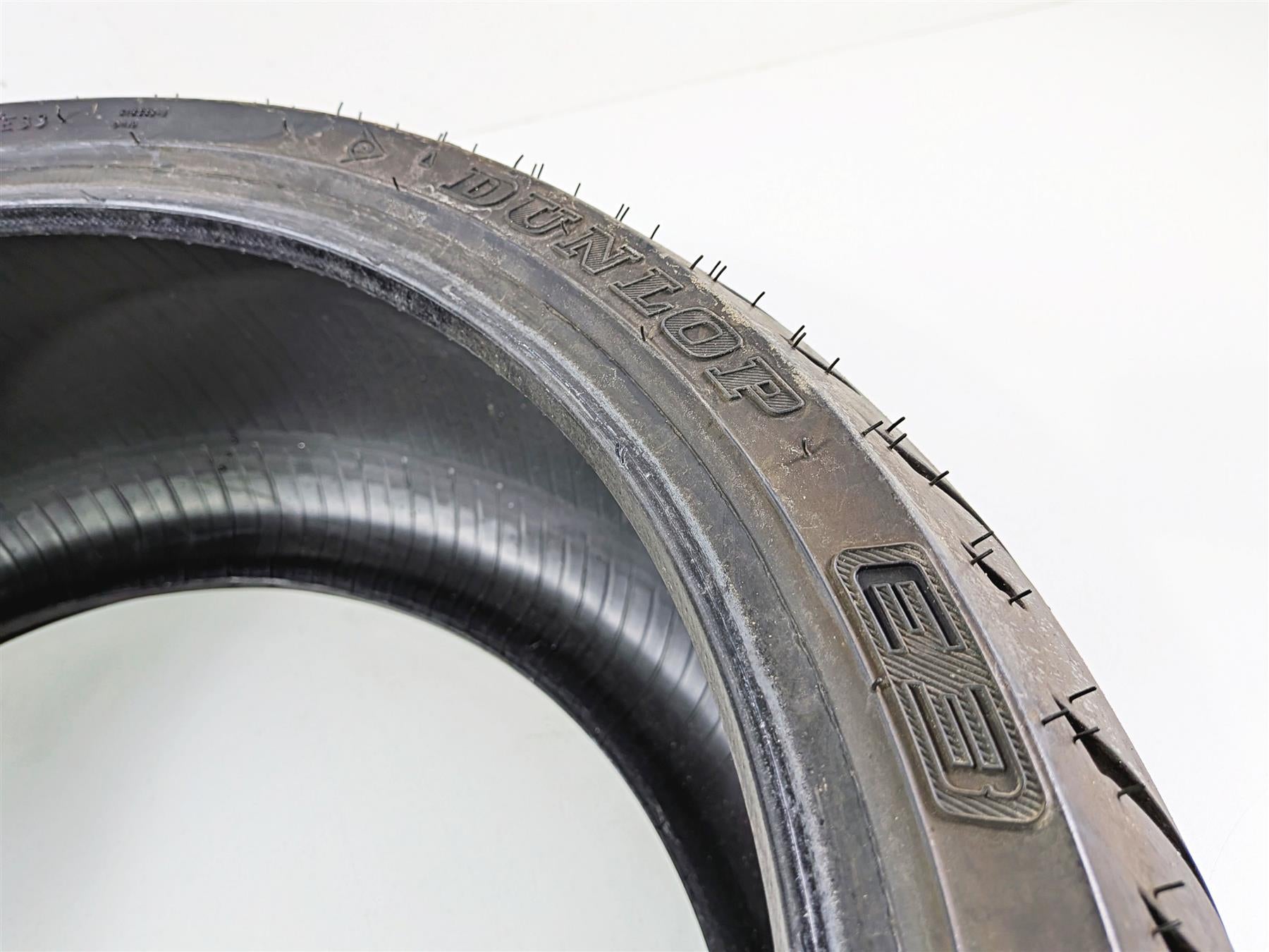 Used Rear Motorcycle Tire Dunlop Elite 3 240/40R18 669534 {{ shop.shopifyCountryName }} - Mototech271