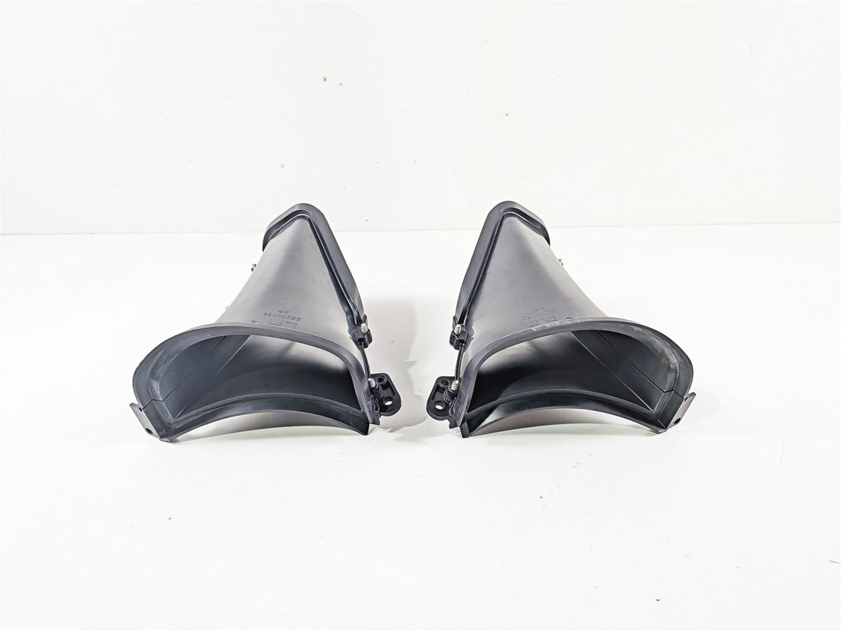 2020 Harley Touring FLTRK Road Glide Front Air Inlet Duct Set 29200136 292001393 {{ shop.shopifyCountryName }} - Mototech271