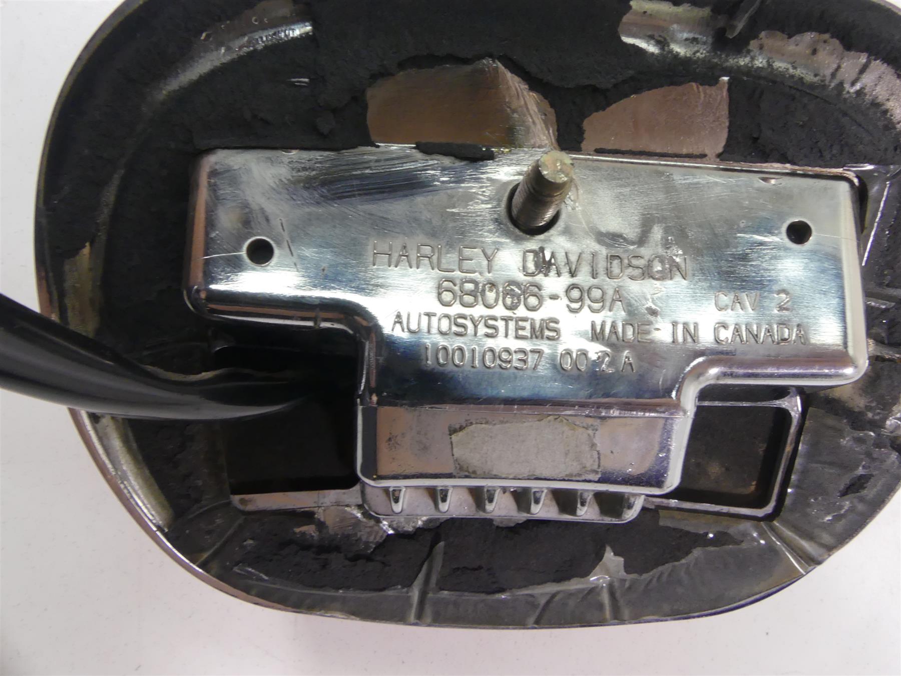 2004 Harley FLHTC SE CVO Electra Glide Tail Light Taillight & Wiring 68140-04 {{ shop.shopifyCountryName }} - Mototech271