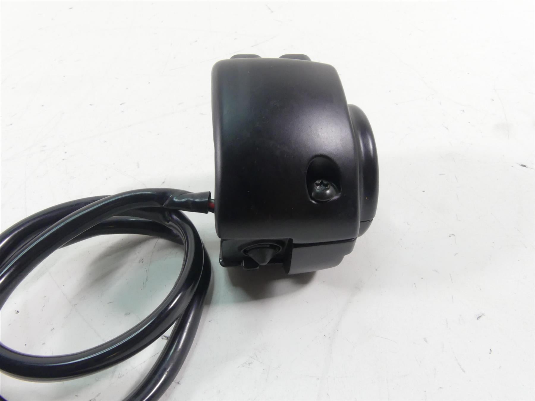 2019 Harley Softail FXBB Street Bob Left Hand Blinker Control Switch 71500292 {{ shop.shopifyCountryName }} - Mototech271