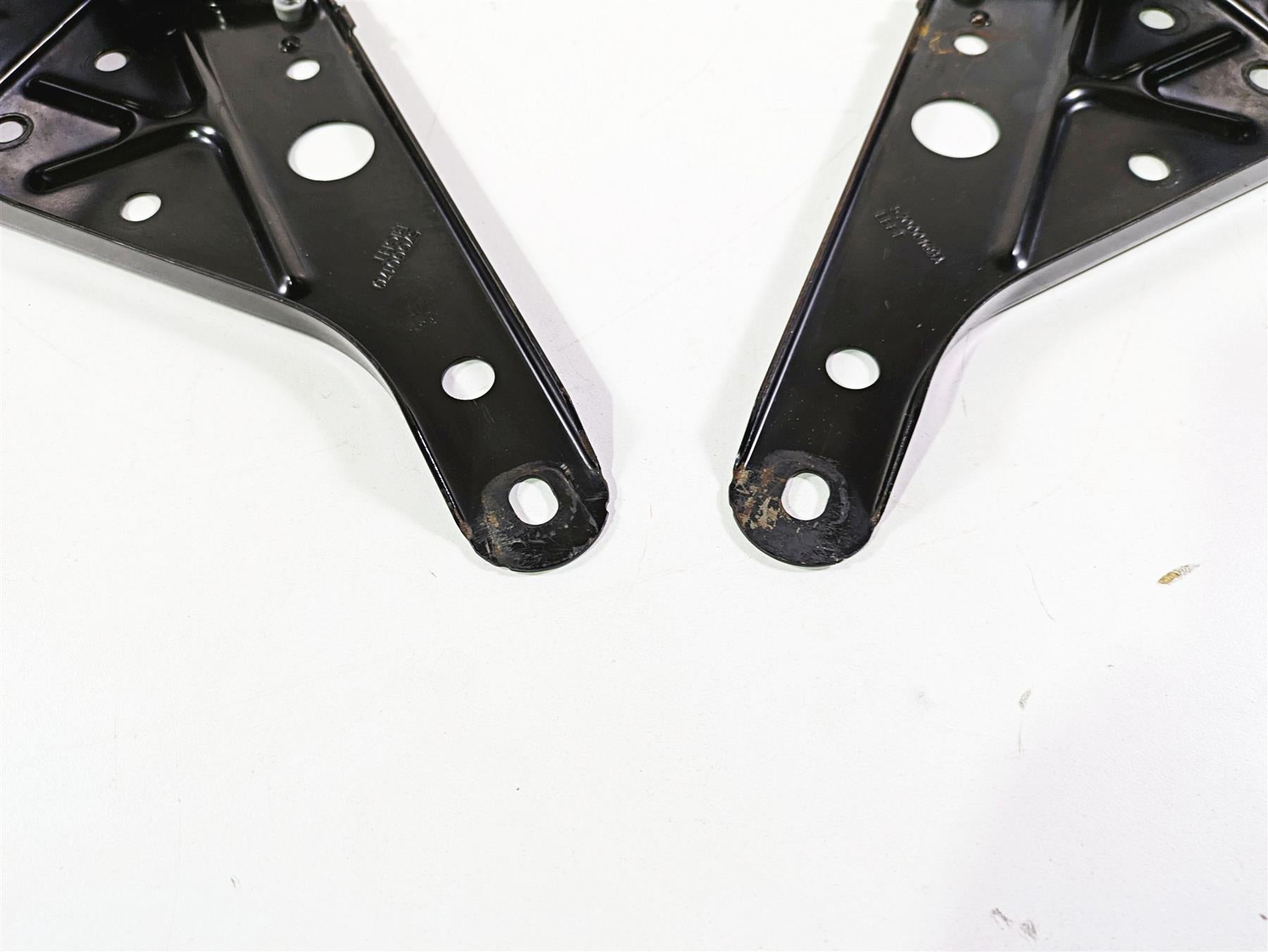 2017 Harley Touring FLHTKSE CVO E-Glide Front Fairing Support Mount Set 57000169 {{ shop.shopifyCountryName }} - Mototech271