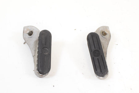 05 BMW R1200GS R1200 GS K25 Front Rider Driver Footpeg SET 46717729281 {{ shop.shopifyCountryName }} - Mototech271