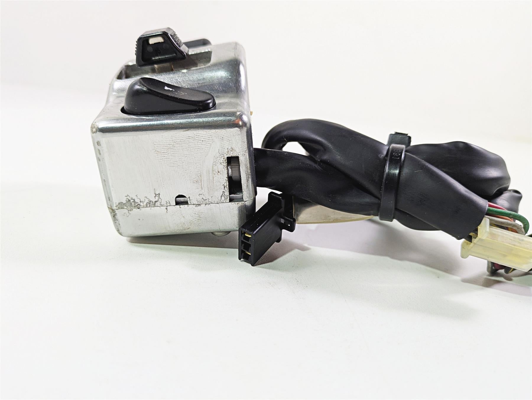 2008 Kawasaki VN1600 Vulcan Nomad Left Hand Blinker Control Switch 46091-0018 {{ shop.shopifyCountryName }} - Mototech271