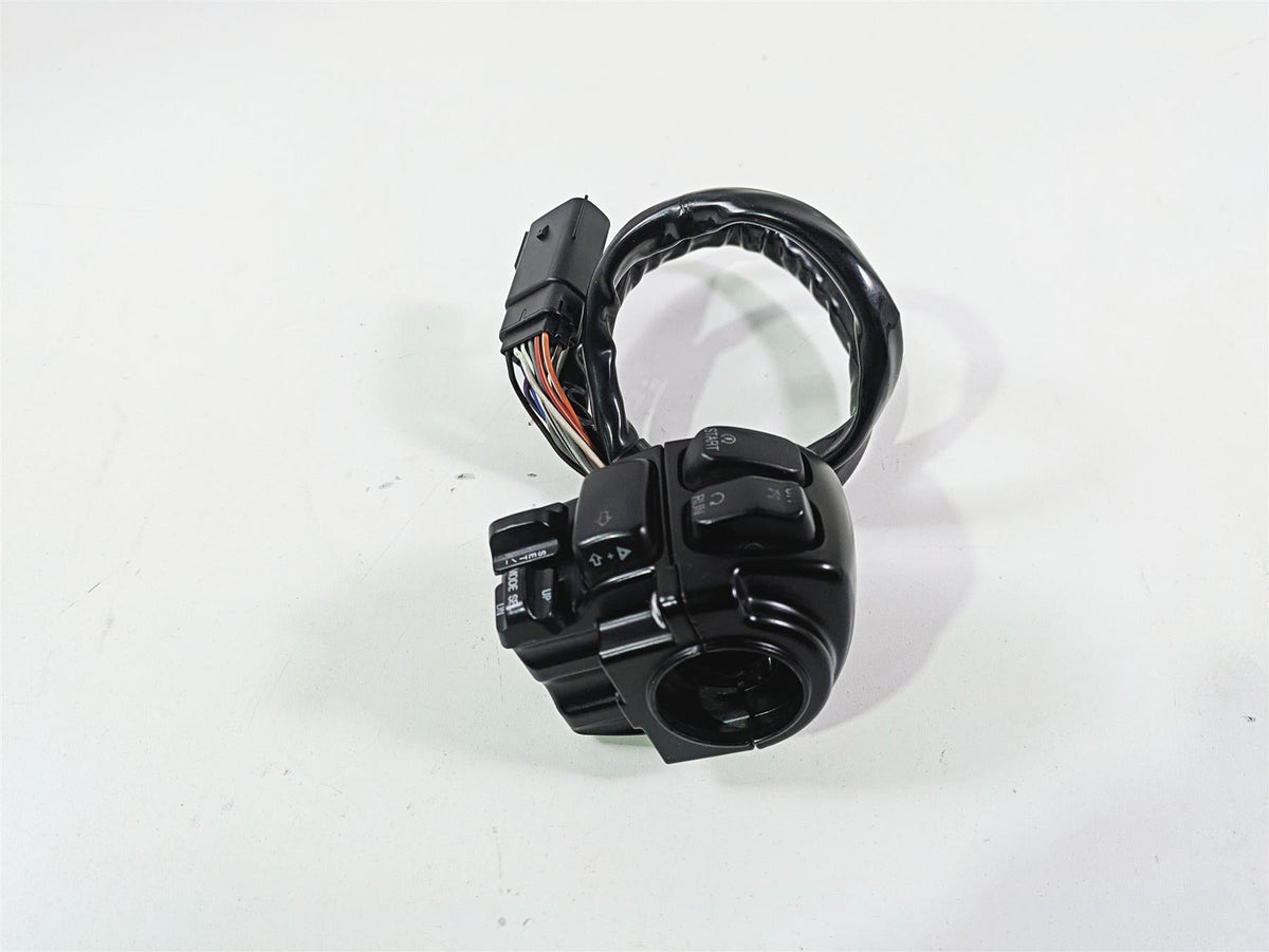 2009 Harley Touring FLHX Street Glide Right Hand Cruise Control Switch 71684-06A {{ shop.shopifyCountryName }} - Mototech271