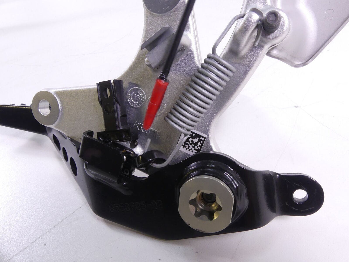 2018 BMW R nineT Urban GS K33 Right Front Footpeg & Brake Pedal 46718558718 {{ shop.shopifyCountryName }} - Mototech271
