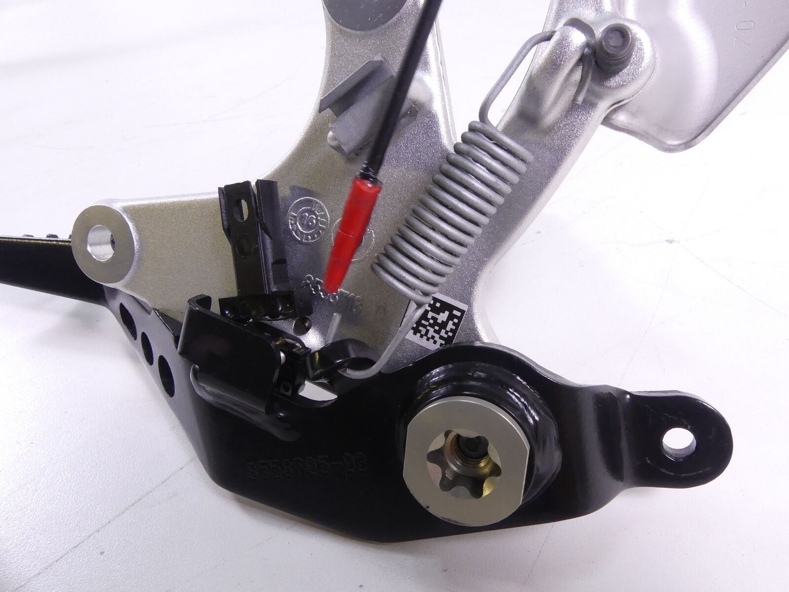 2018 BMW R nineT Urban GS K33 Right Front Footpeg & Brake Pedal 46718558718 {{ shop.shopifyCountryName }} - Mototech271