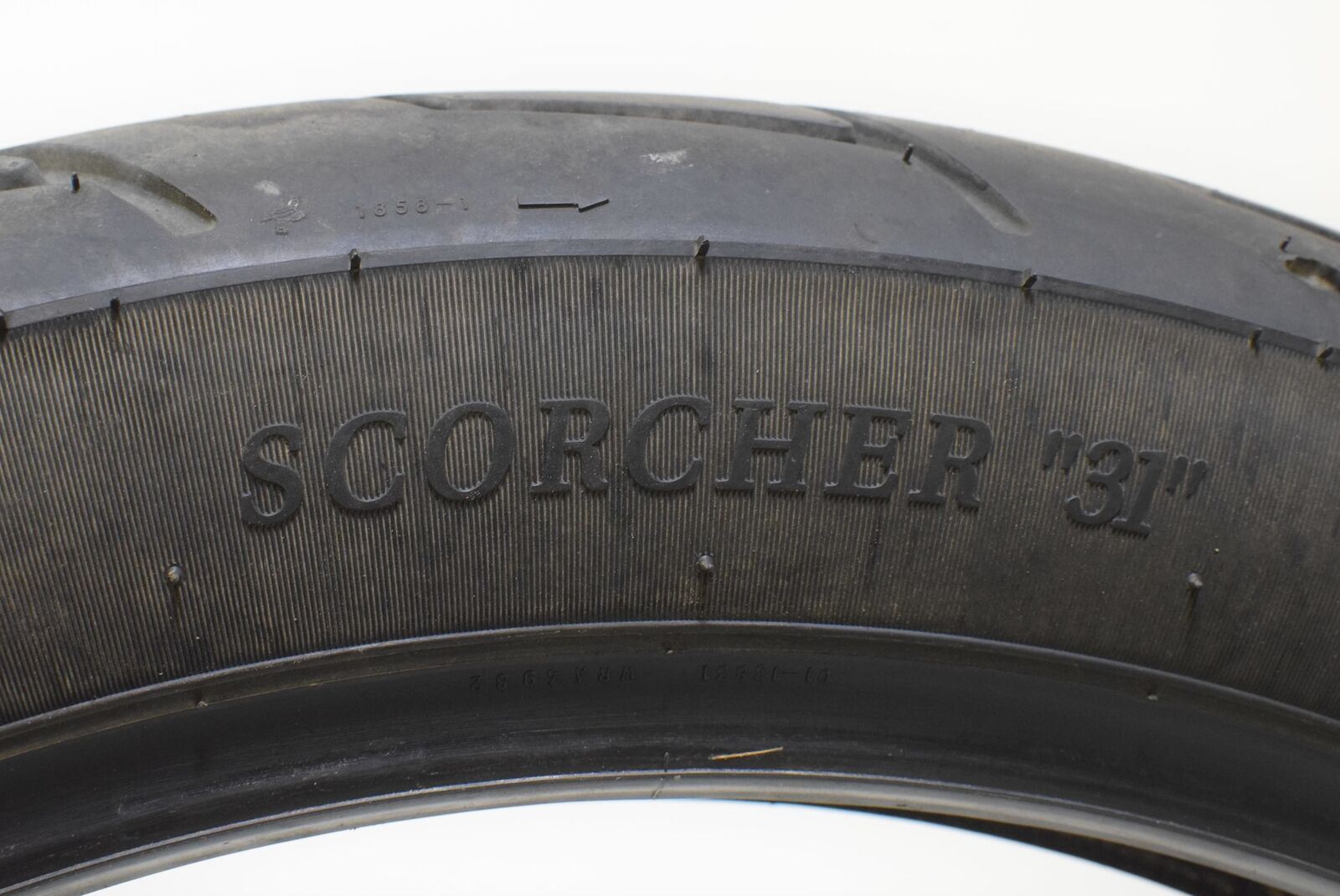 USED Front Harley Tire MICHELIN Scorcher 31" 110/90-19 DOT2717 16136 {{ shop.shopifyCountryName }} - Mototech271