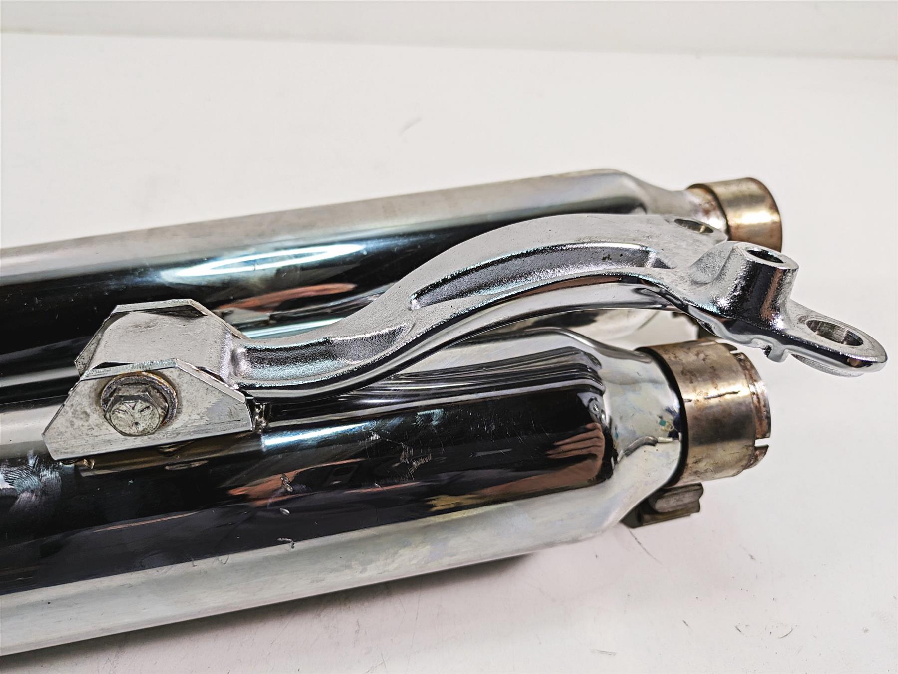 2009 Harley Dyna FXDFSE CVO Fat Bob Exhaust Pipe Muffler Set 65884-09 65886-09 {{ shop.shopifyCountryName }} - Mototech271