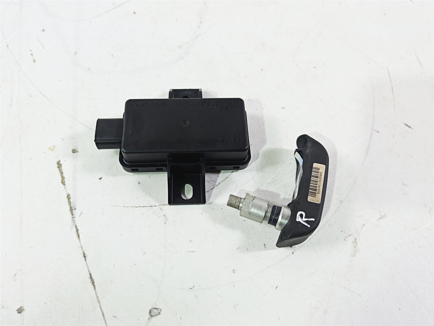2015 BMW R1200GS Adv K51 Rdc Sensor & Rear Tire Pressure Sensor 65758546222 {{ shop.shopifyCountryName }} - Mototech271