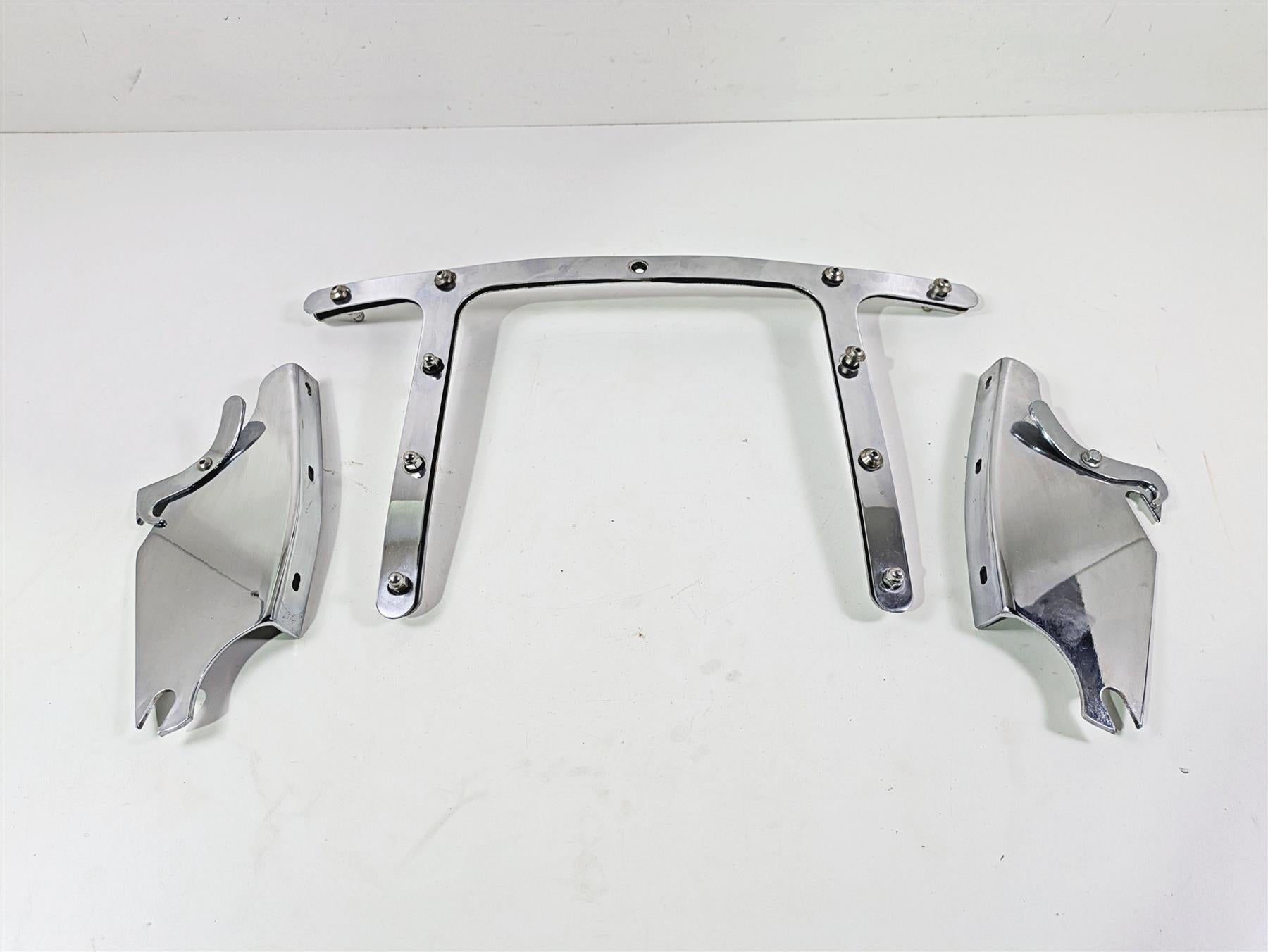 2016 Harley Touring FLHR Road King  Windshield Mounting Hardware