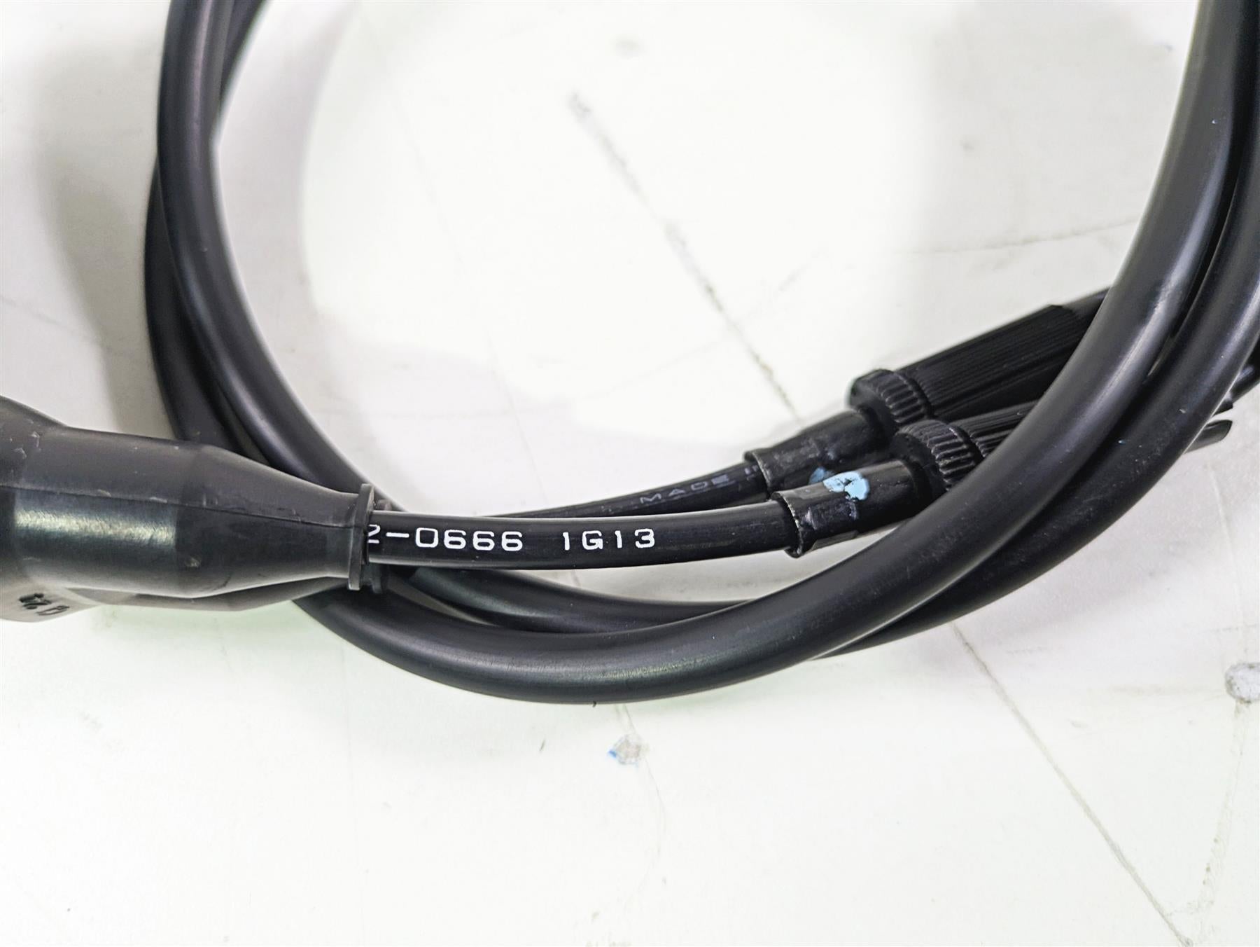 2022 Kawasaki ZR900RS Cafe Throttle Grip & Cable Set 2099-0049 46019-0001 {{ shop.shopifyCountryName }} - Mototech271