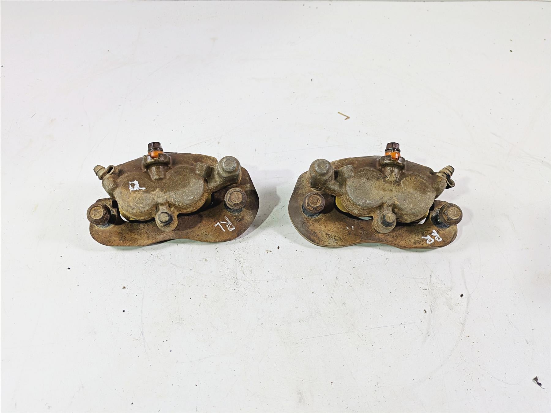 2020 Can Am Maverick X3 Turbo R STD Rear Brake Caliper Set 705601514 705601515
