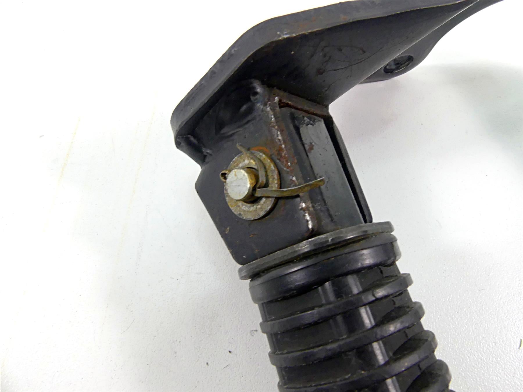 2010 Honda VT1300 CR Stateline Rear Passenger Footpeg Rest Set 50680-MFY-A00 {{ shop.shopifyCountryName }} - Mototech271
