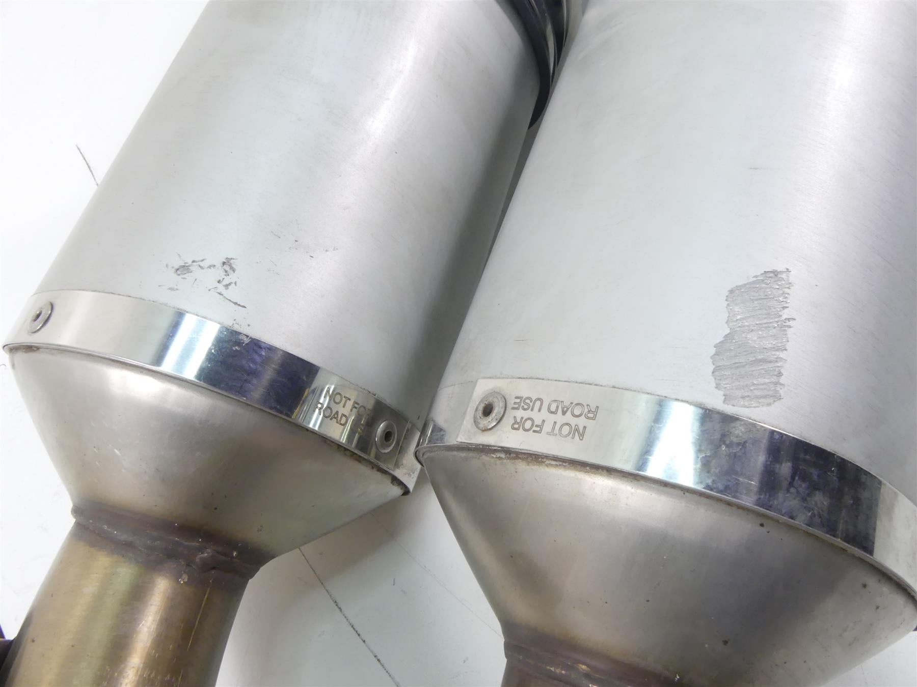 2004 Aprilia RSV1000 R Mille Arrow Exhaust Slip-On Pipe Muffler 71677AON {{ shop.shopifyCountryName }} - Mototech271