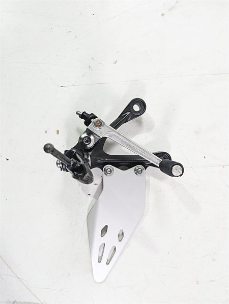 2020 Kawasaki ZX6R Ninja Left Footpeg Foot Peg Shifter Lever 35063-0160-18R {{ shop.shopifyCountryName }} - Mototech271