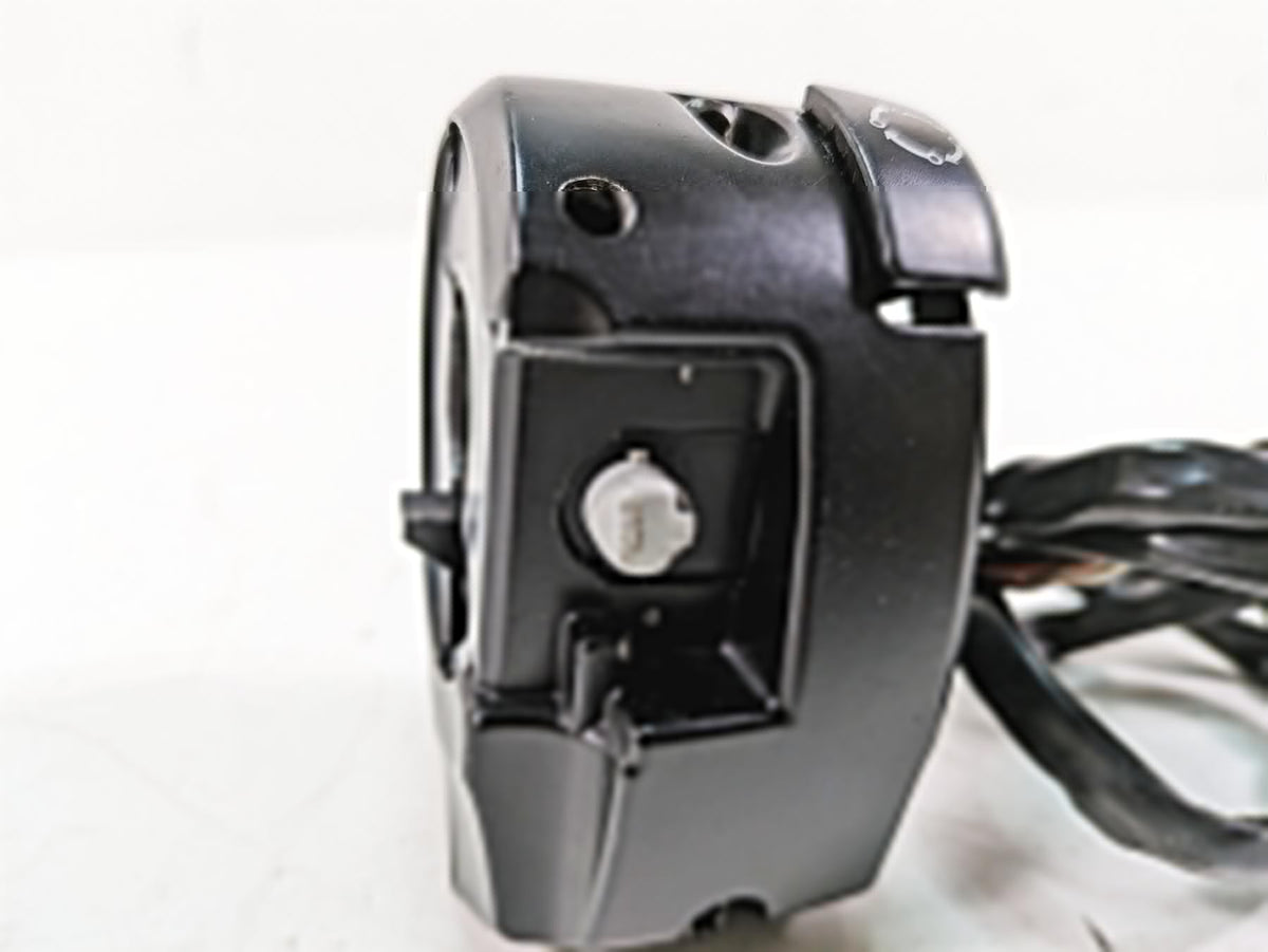 2018 Harley Touring FLHXSE CVO Street Glide Left Hand Control Switch 71500084B {{ shop.shopifyCountryName }} - Mototech271